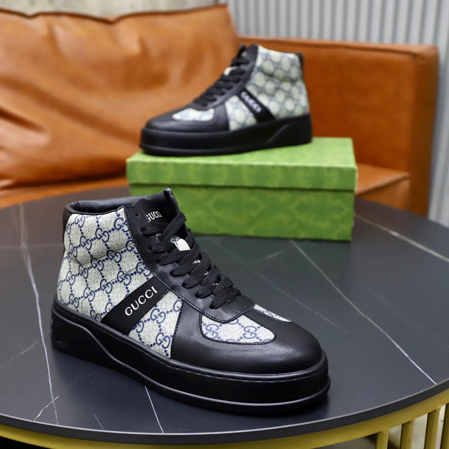 Ex-factory price: 442💰🙅‍♂️🙅‍♂️🙅‍♂️ Brand: GUCCI Standard code: 38-44 (45 customized) Grade: Same as the official website Material: Original cowhide material spliced with brand cloth Comfortable and breathable lining Lightweight and wear-resistant sports outsole Style category: Men's fashionable casual shoes Running sports shoes Distinguished luxury brand elements Top luxury color: actual picture color